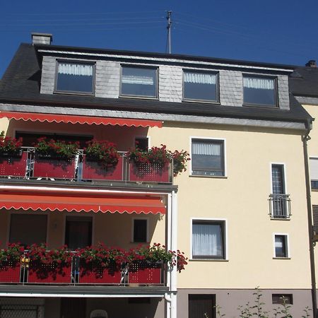 Ferienwohnung Burgblick Bullay Bagian luar foto