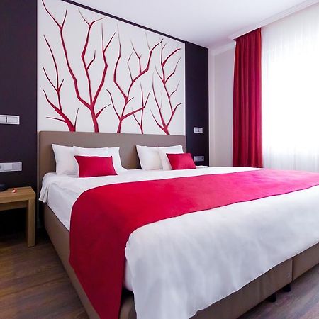 Ferienwohnung Burgblick Bullay Bagian luar foto