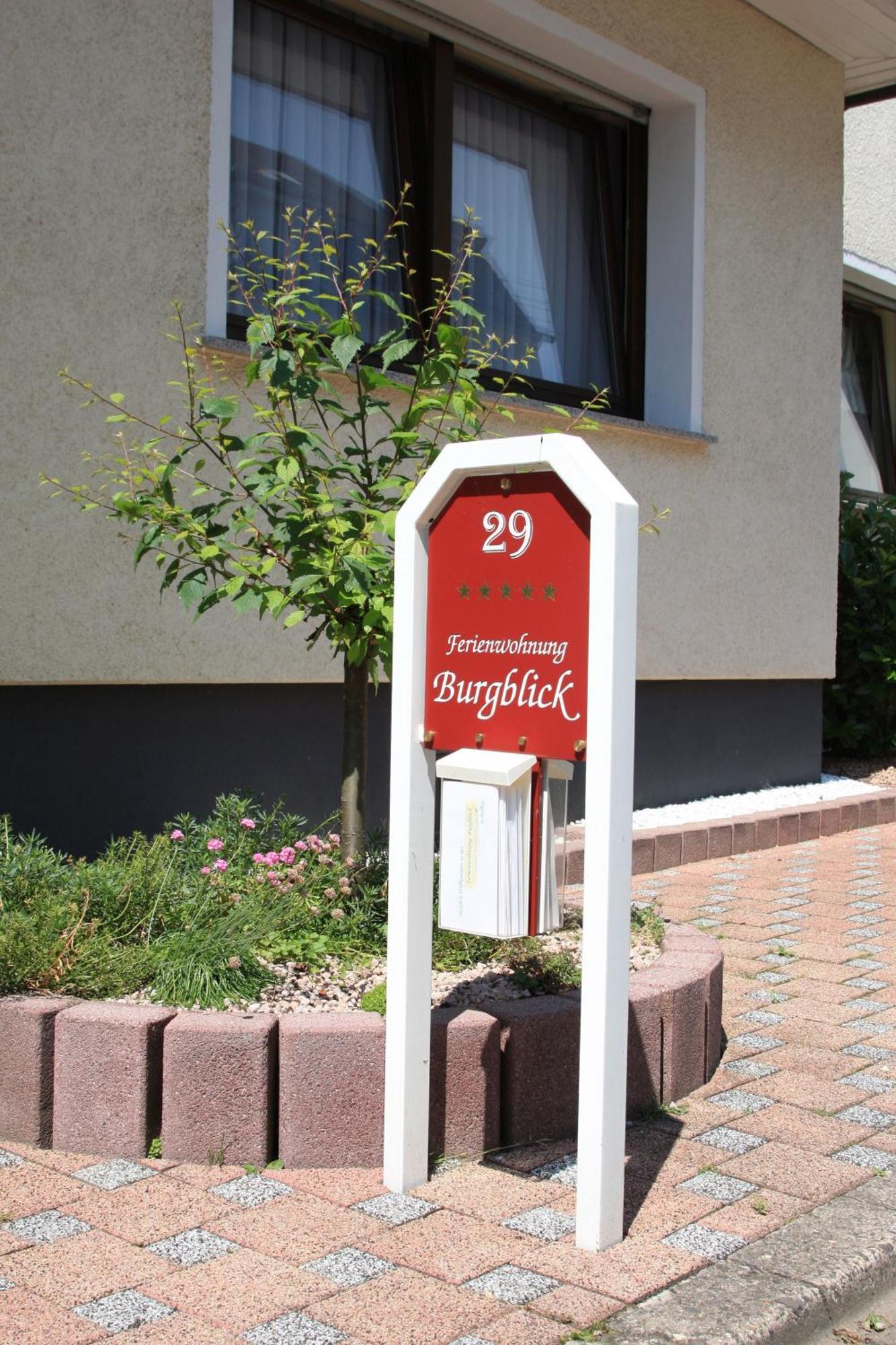 Ferienwohnung Burgblick Bullay Bagian luar foto