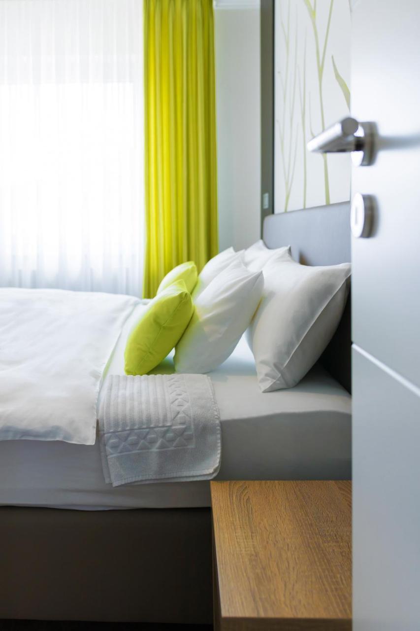 Ferienwohnung Burgblick Bullay Bagian luar foto